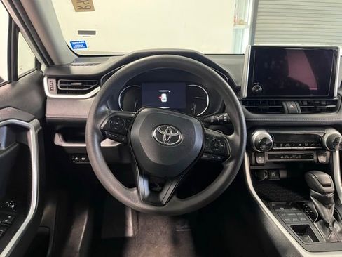 Used 2025 Toyota RAV4 XLE image 21