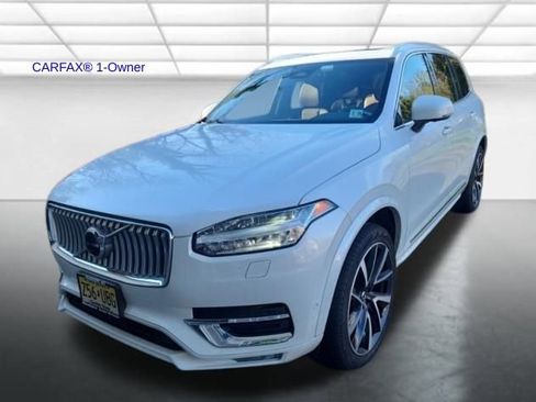 Certified 2024 Volvo XC90 B6 Plus image 1