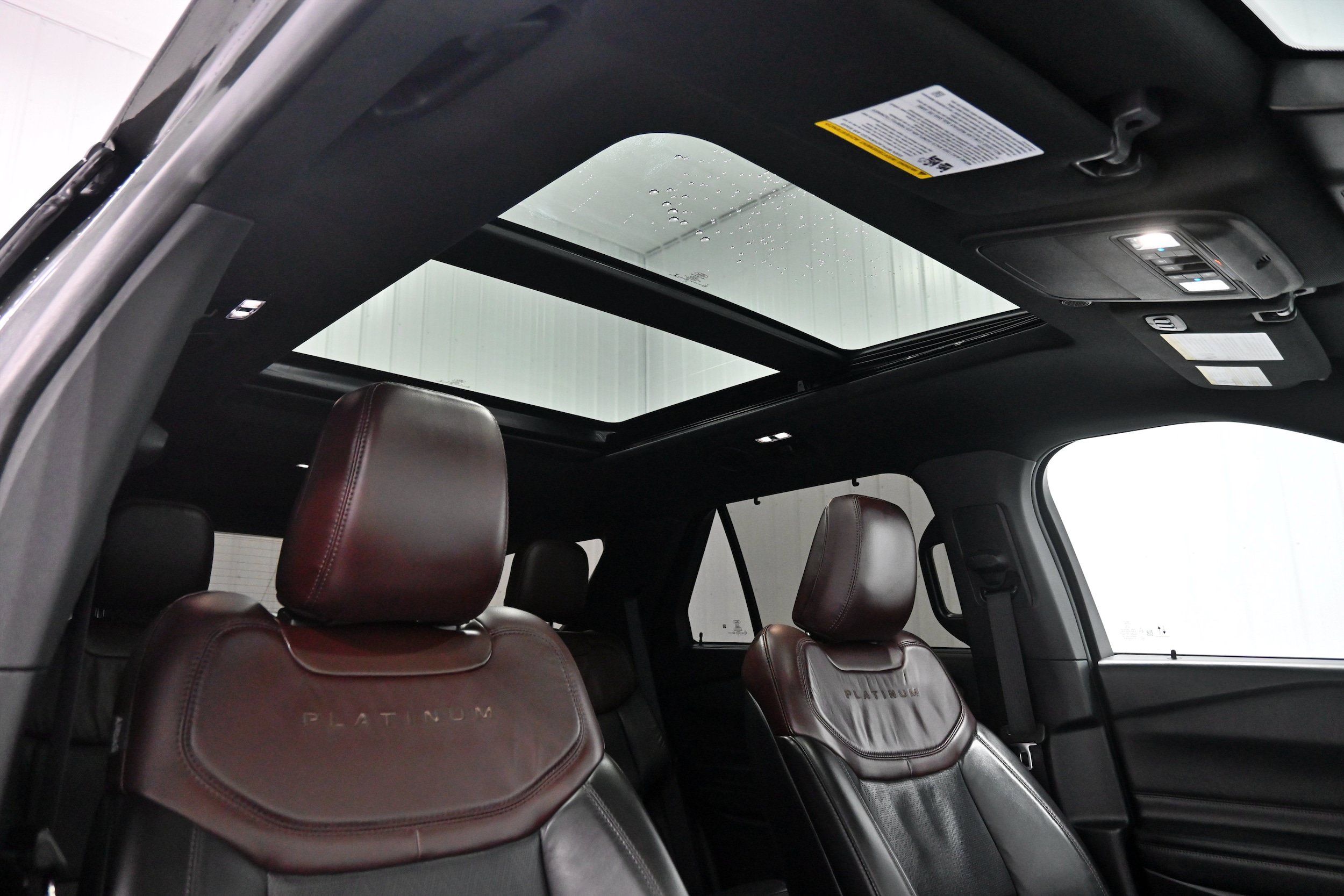 Used 2020 Ford Explorer Platinum w/ Premium Technology Package AWD/4WD image 27