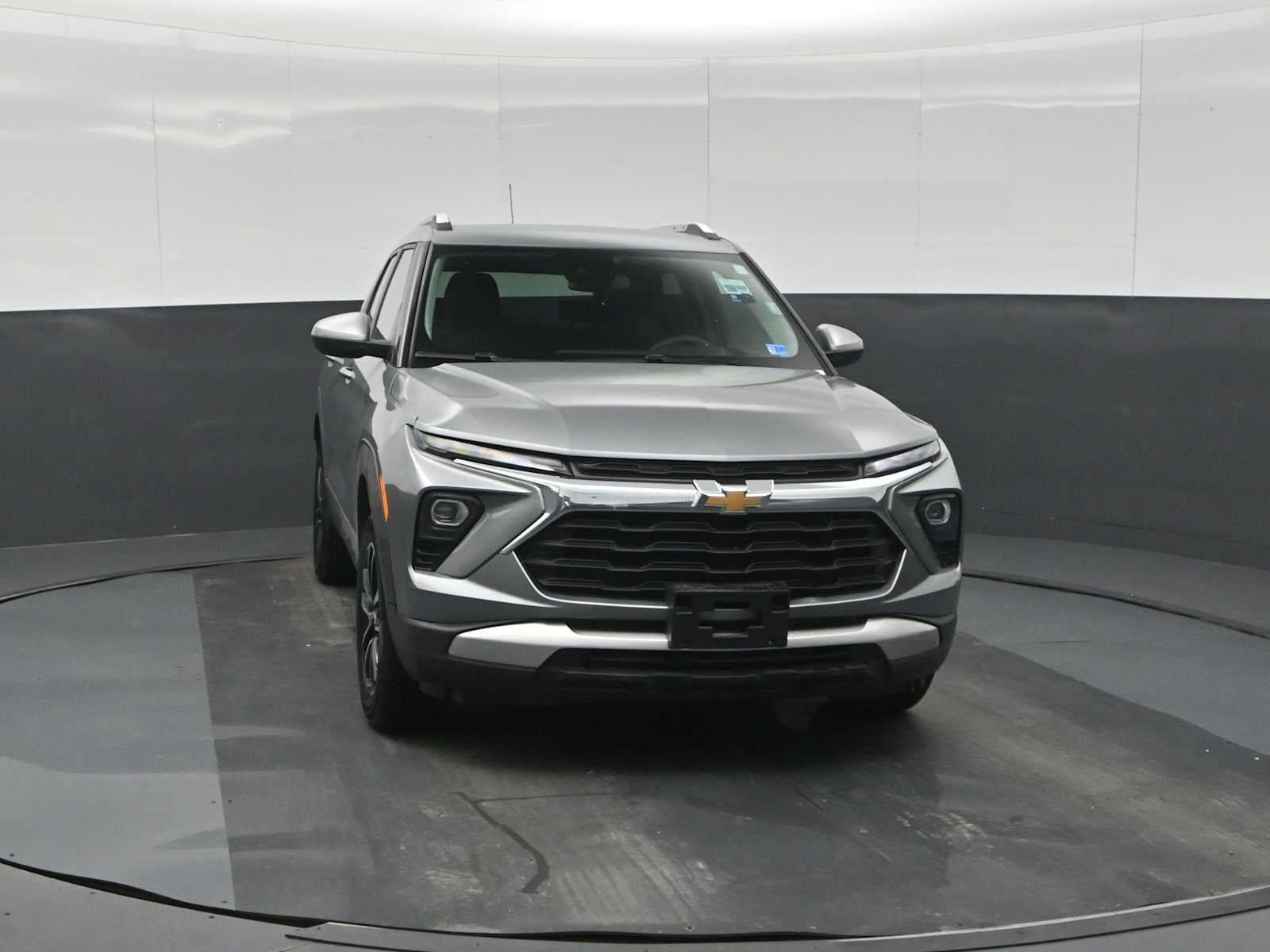 Used 2026 Chevrolet TrailBlazer LT AWD/4WD image 3