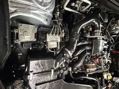 Used 2017 Subaru Outback 3.6R Limited image 34