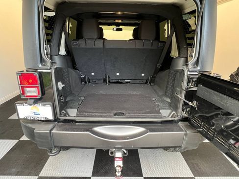 Used 2017 Jeep Wrangler Unlimited Sport image 24