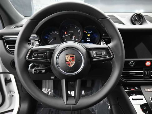 New 2026 Porsche Macan AWD/4WD image 8