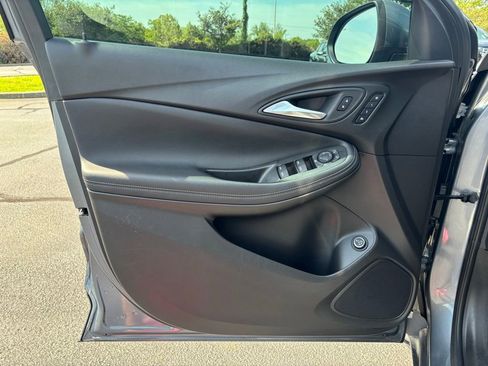 Used 2022 Buick Encore GX Essence FWD image 12