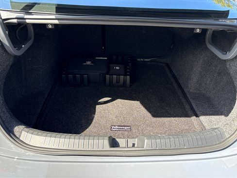 Used 2022 Volkswagen Jetta GLI Autobahn image 24