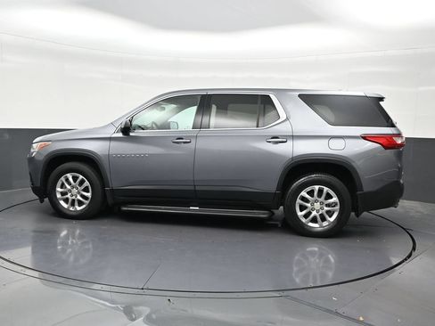 Used 2020 Chevrolet Traverse LS FWD image 2