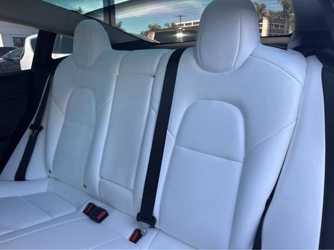 Used 2023 Tesla Model 3 Standard Range image 9