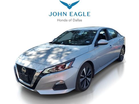 Used 2022 Nissan Altima 2.5 SV w/ SV Premium Package FWD image 1