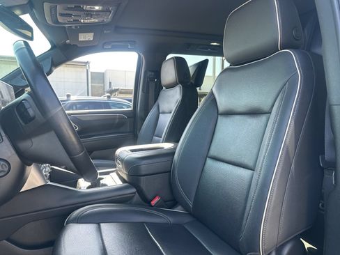 Used 2022 GMC Yukon XL SLT w/ SLT Premium Package AWD/4WD image 13