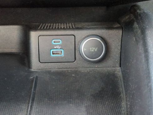 Used 2020 Ford Escape SE image 32