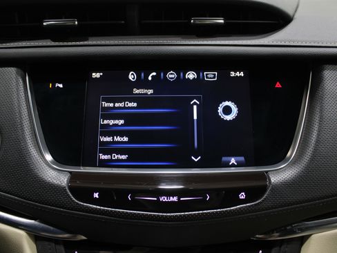 Used 2017 Cadillac XT5 Luxury w/ Driver Awareness Package image 18