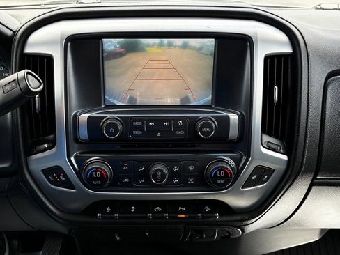 Used 2018 GMC Sierra 2500 SLE w/ HD SLE Preferred Plus Package AWD/4WD image 15