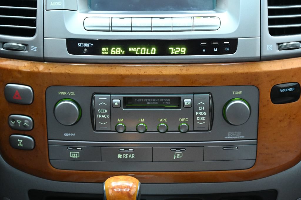 Used 2004 Lexus LX 470 4WD w/ Preferred Accessory Pkg image 30