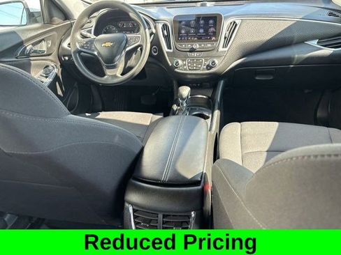 Used 2024 Chevrolet Malibu LT image 38