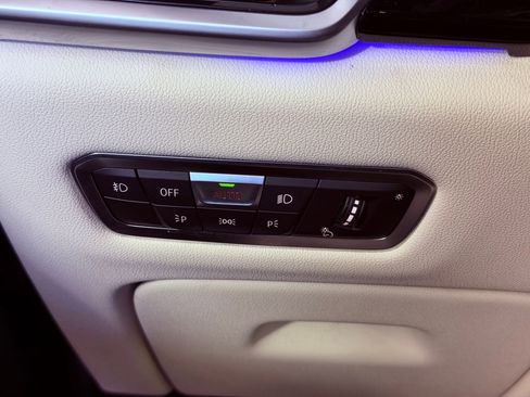 Used 2019 BMW X5 xDrive50i w/ M Sport Package image 17