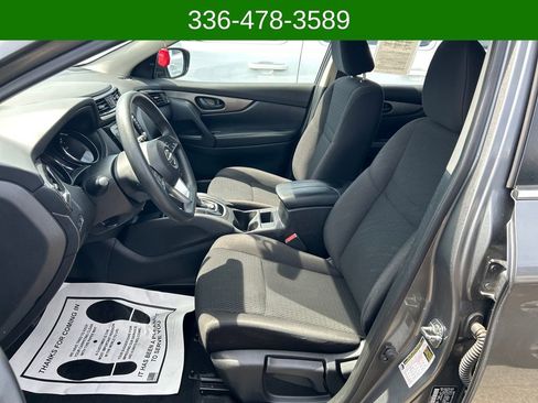 Used 2019 Nissan Rogue Sport S image 9