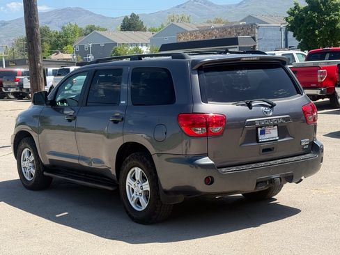 Used 2017 Toyota Sequoia SR5 AWD/4WD image 6