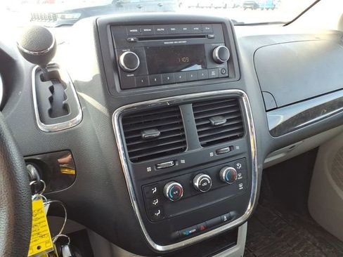Used 2016 Dodge Grand Caravan American Value Package image 8