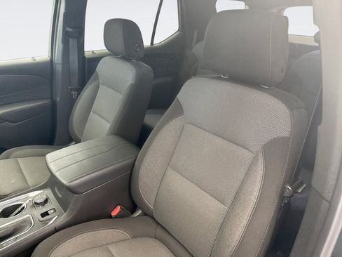 Used 2022 Chevrolet Traverse LT AWD/4WD image 11