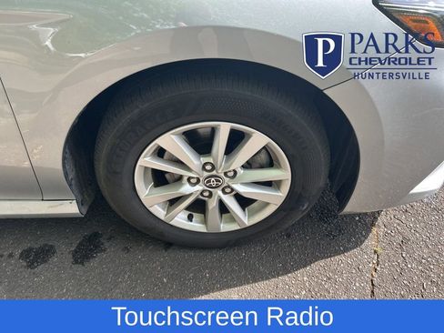 Used 2025 Toyota Camry LE image 5