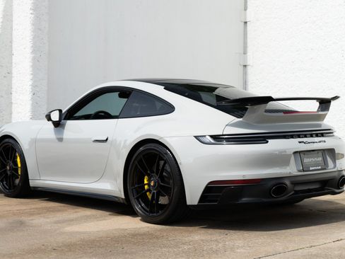 Used 2022 Porsche 911 Carrera GTS RWD image 9