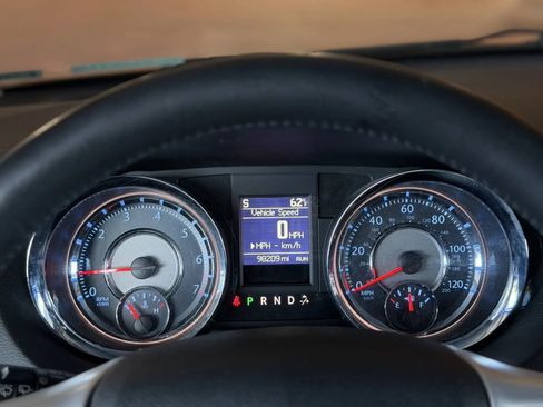 Used 2015 Chrysler Town & Country Touring FWD image 27