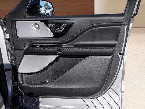 Used 2023 Lincoln Aviator Grand Touring w/ Equipment Group 301A image 30