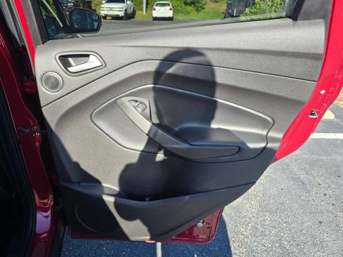 Used 2019 Ford Escape Titanium FWD image 16
