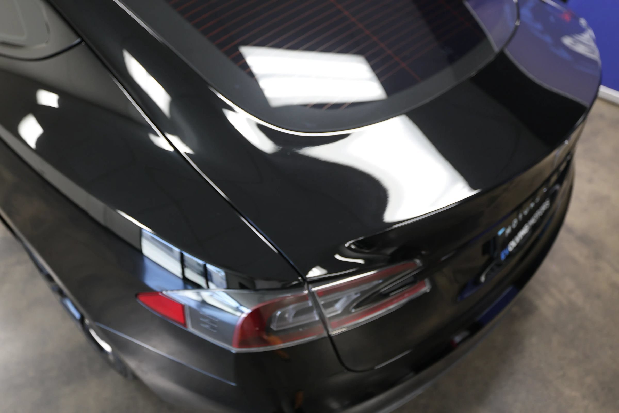 Used 2015 Tesla Model S 85 RWD image 17