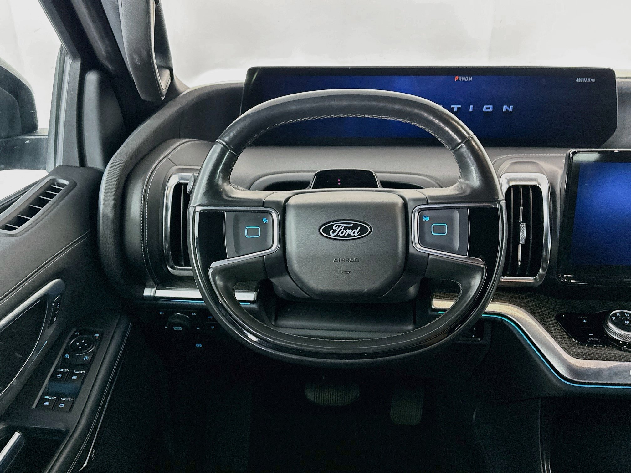 Used 2025 Ford Expedition Max Platinum w/ Stealth Performance Package AWD/4WD image 18