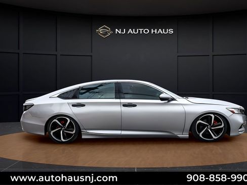 Used 2019 Honda Accord Sport image 9