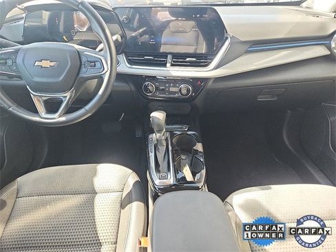 Used 2025 Chevrolet Trax LT w/ Driver Confidence Package image 8