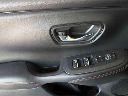 Used 2024 Honda HR-V Sport image 12