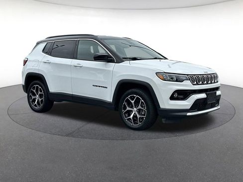 Certified 2024 Jeep Compass Limited AWD/4WD image 8