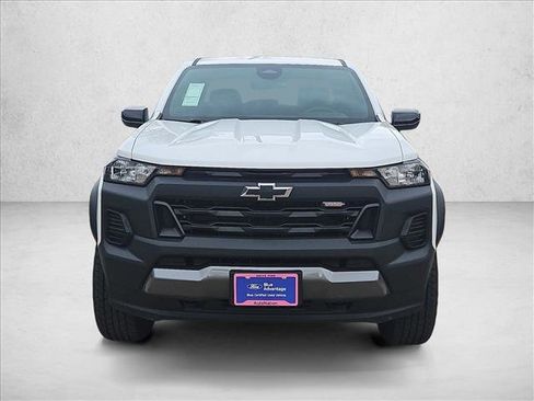 Used 2026 Chevrolet Colorado Trail Boss AWD/4WD image 2