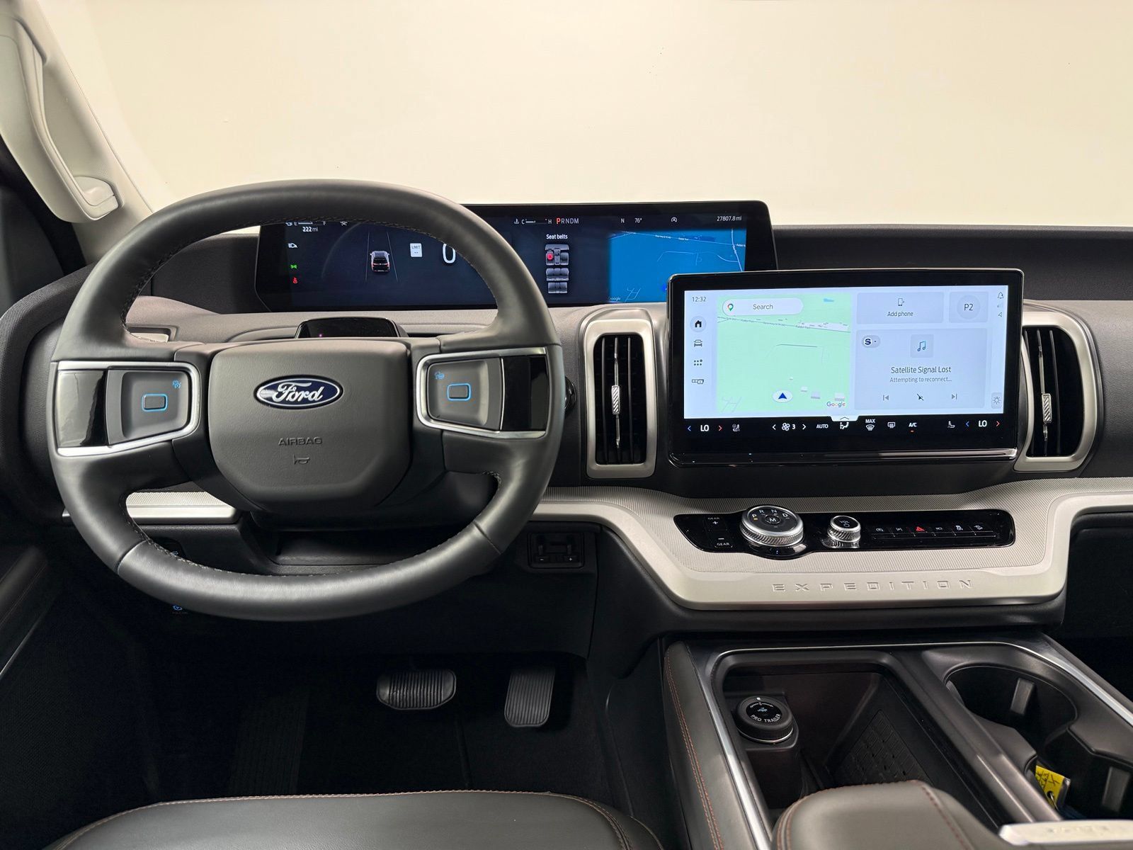 Used 2025 Ford Expedition Active AWD/4WD image 26