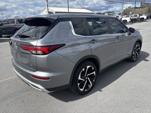 Used 2022 Mitsubishi Outlander SE AWD/4WD image 3