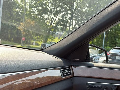 Used 2013 Mercedes-Benz E 350 4MATIC Sedan image 20