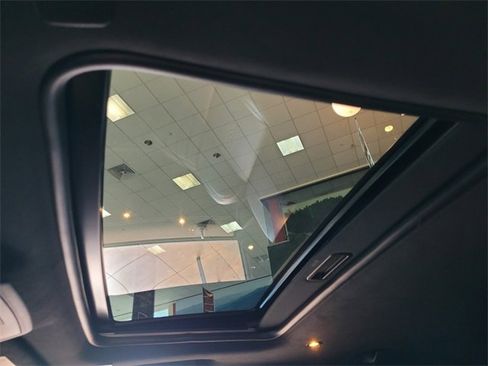 Used 2023 Dodge Challenger SRT Hellcat image 9