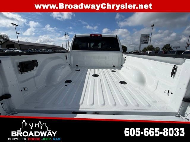 New 2026 RAM 2500 Laramie w/ Night Edition AWD/4WD image 9