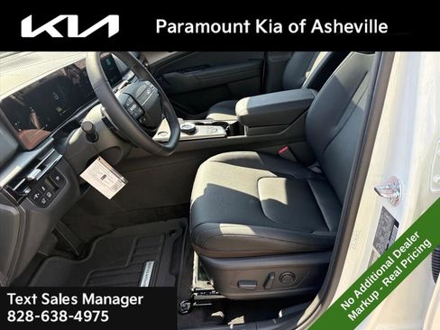 New 2026 Kia Sportage EX image 18