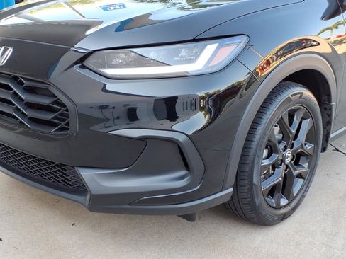 Used 2025 Honda HR-V Sport image 17