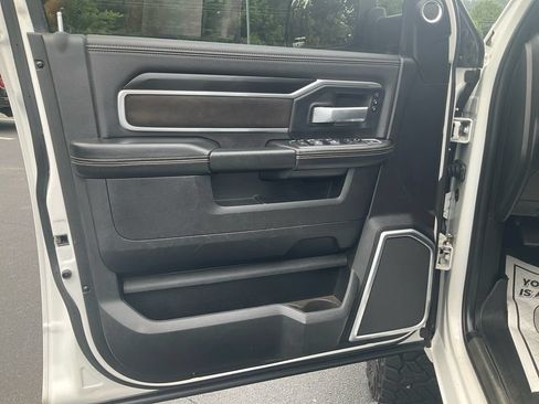 Used 2020 RAM 3500 Laramie AWD/4WD image 17