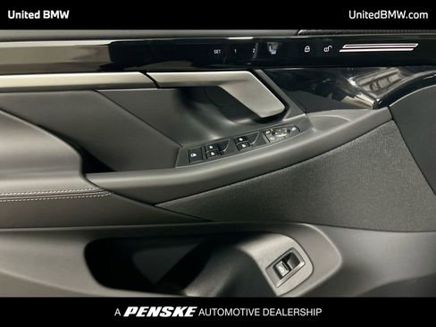 Used 2025 BMW 530i w/ M Sport Package image 11