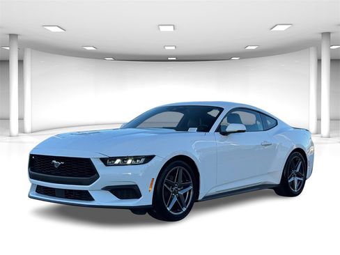 Used 2025 Ford Mustang Premium image 2