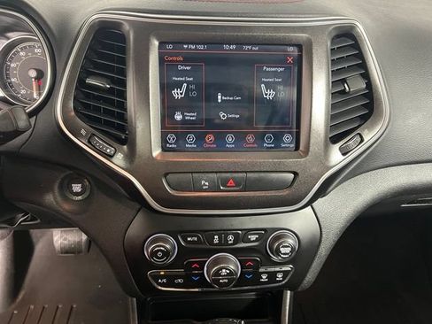 Used 2020 Jeep Cherokee Trailhawk w/ Comfort/Convenience Group AWD/4WD image 25