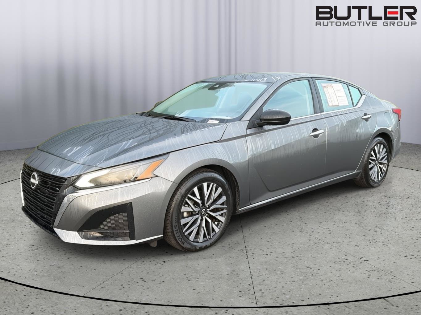 Used 2025 Nissan Altima 2.5 SV FWD image 2