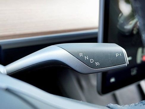 Used 2023 Tesla Model Y 2WD image 35