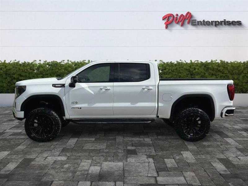 Used 2022 GMC Sierra 1500 AT4 w/ AT4 Preferred Package AWD/4WD image 3