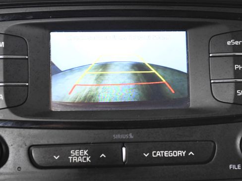 Used 2016 Kia Sorento LX w/ LX Convenience Package image 18